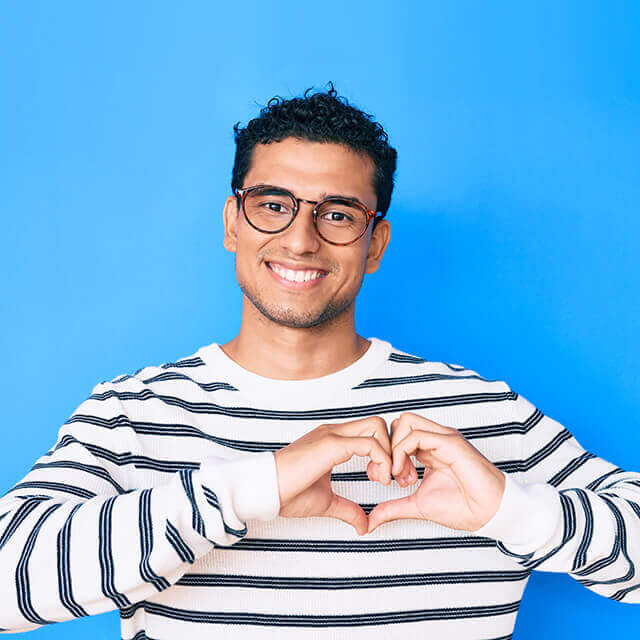 heart sign stripes studio glasses 1wh man 1off 640